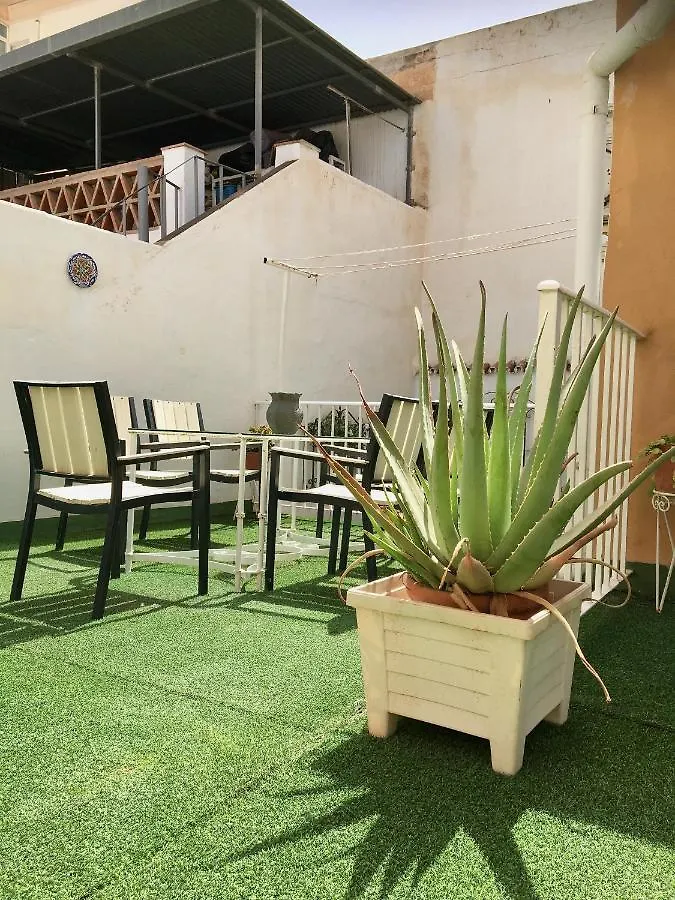 Zimmer Fur Singles In Einem Typischen Andalusischen Stadthaus Mit Sonnenterrasse 말라가 0*,